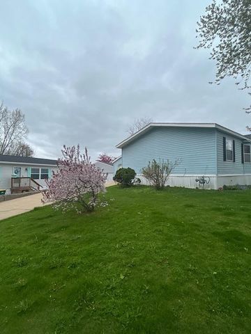611 Opal Circle, Lannon, WI 53046
