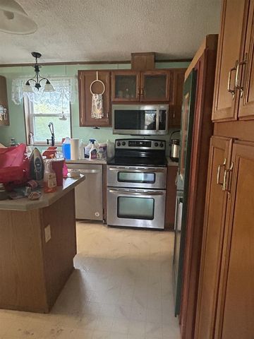 611 Opal Circle, Lannon, WI 53046