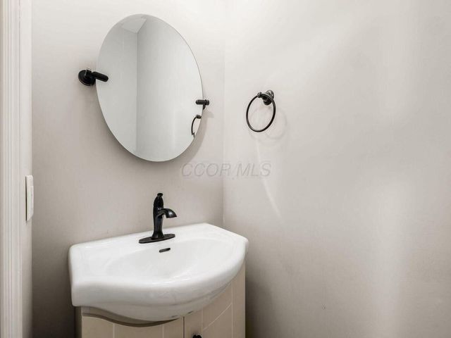 1091 S Washington Avenue, Columbus, OH 43206