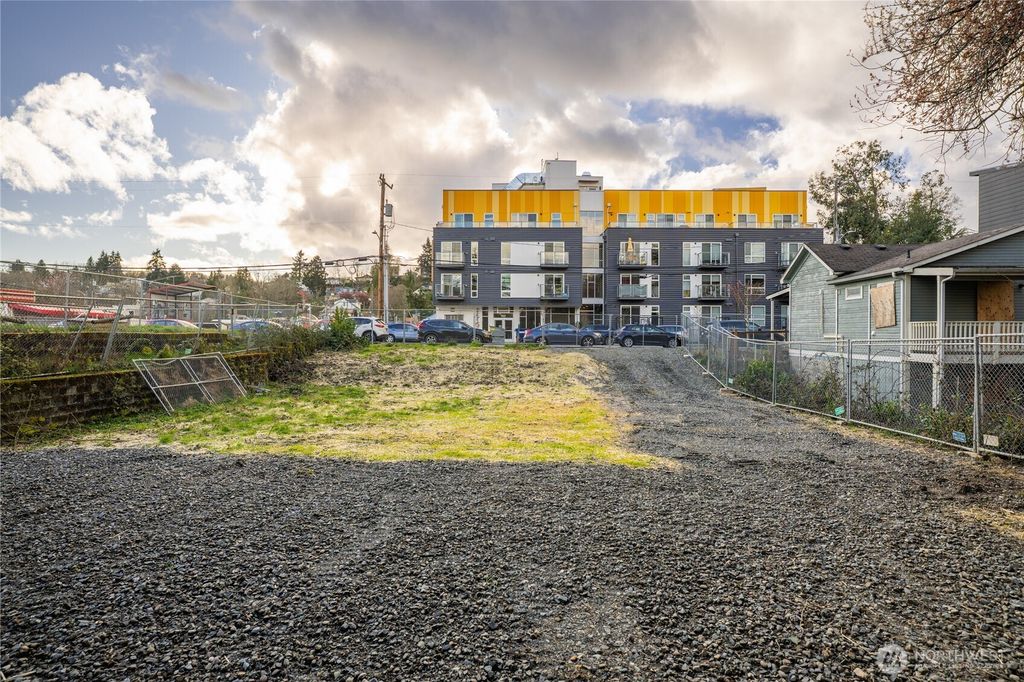 4222 37th Avenue S, Seattle, WA 98118