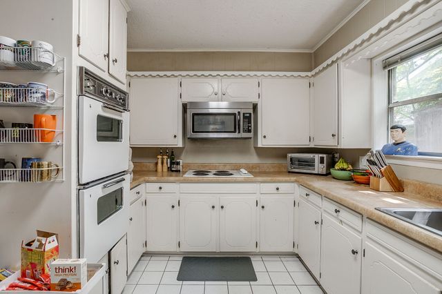 804 San Marcos Lane, Bedford, TX 76021