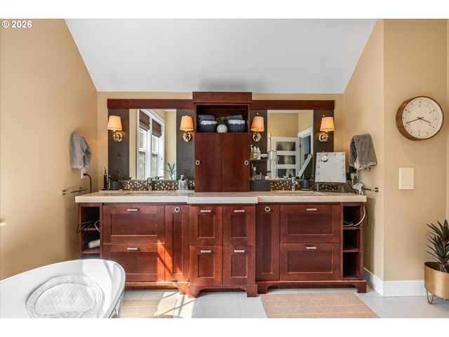 401 9TH St, Lake Oswego, OR 97034