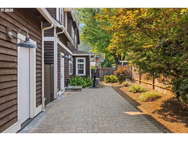 401 9TH St, Lake Oswego, OR 97034
