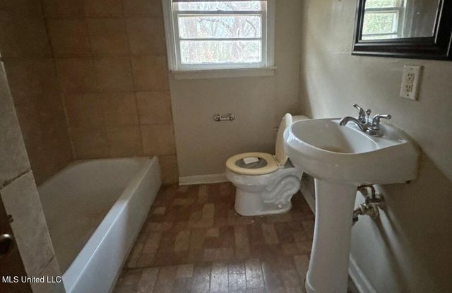 216 Meadowview Street, Jackson, MS 39209