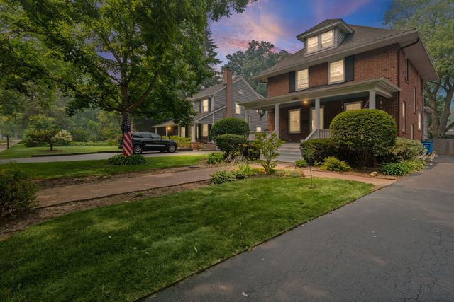 1538 Oakwood Avenue, Highland Park, IL 60035
