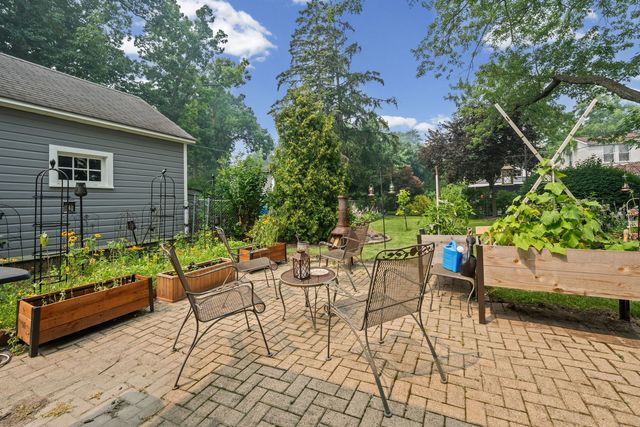 1538 Oakwood Avenue, Highland Park, IL 60035