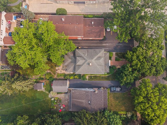 1538 Oakwood Avenue, Highland Park, IL 60035