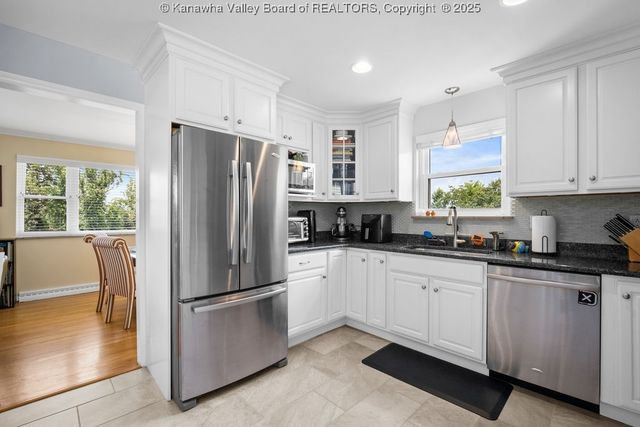 1520 Knob Road, Charleston, WV 25314