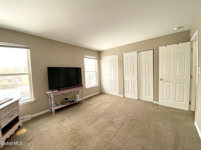 475 Chadwick Road, Schenectady, NY 12304