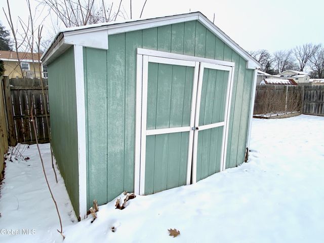 475 Chadwick Road, Schenectady, NY 12304