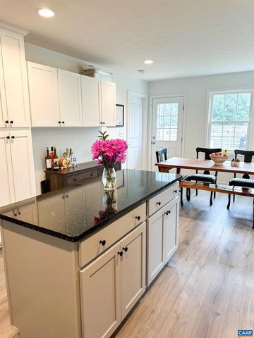 307 15TH ST, Grottoes, VA 24441