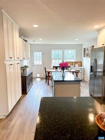 307 15TH ST, Grottoes, VA 24441