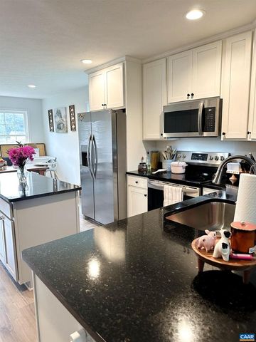 307 15TH ST, Grottoes, VA 24441