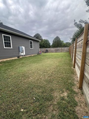 307 15TH ST, Grottoes, VA 24441