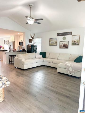 307 15TH ST, Grottoes, VA 24441