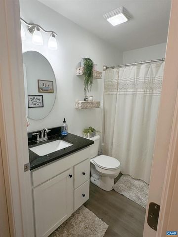 307 15TH ST, Grottoes, VA 24441