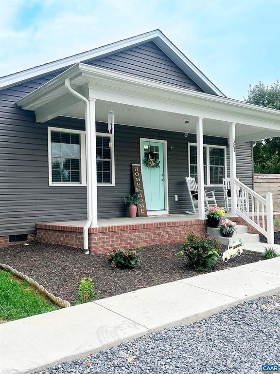 307 15TH ST, Grottoes, VA 24441