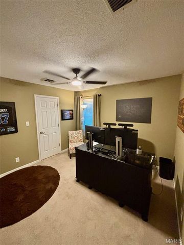 305 Kingsbury Court, Highland, IL 62249