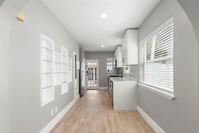 1906 W GRAY STREET, Tampa, FL 33606
