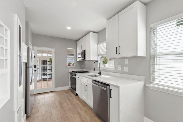 1906 W GRAY STREET, Tampa, FL 33606