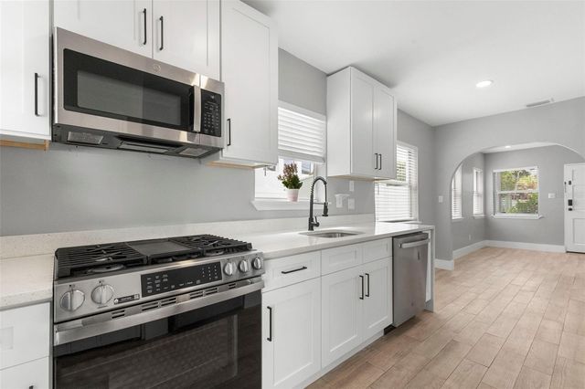 1906 W GRAY STREET, Tampa, FL 33606