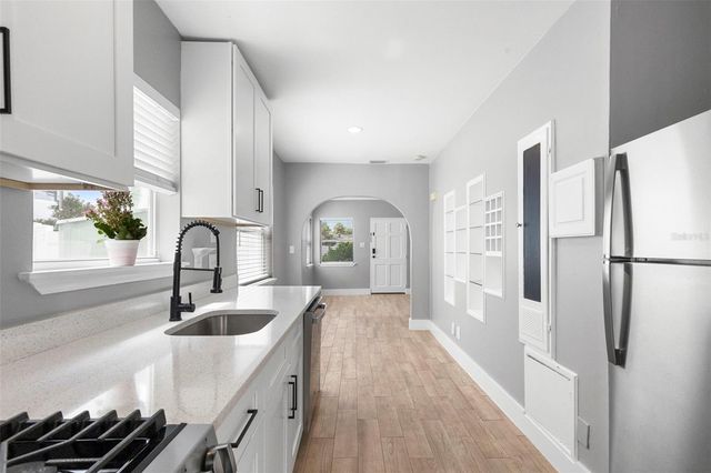 1906 W GRAY STREET, Tampa, FL 33606