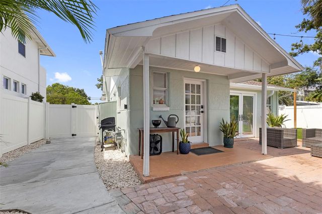 1906 W GRAY STREET, Tampa, FL 33606