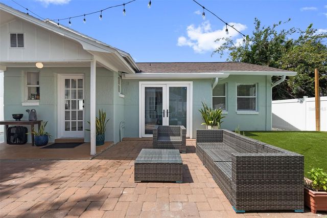 1906 W GRAY STREET, Tampa, FL 33606