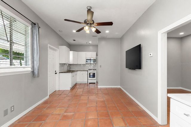 1906 W GRAY STREET, Tampa, FL 33606