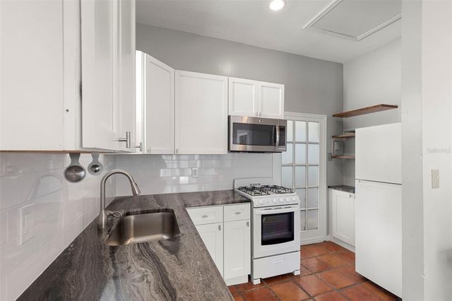 1906 W GRAY STREET, Tampa, FL 33606