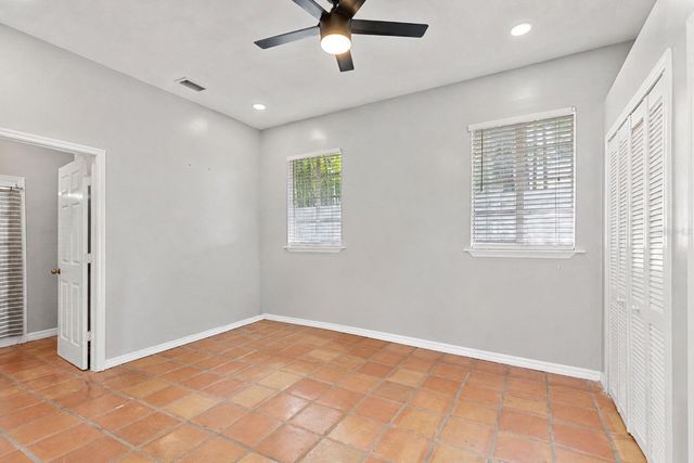 1906 W GRAY STREET, Tampa, FL 33606