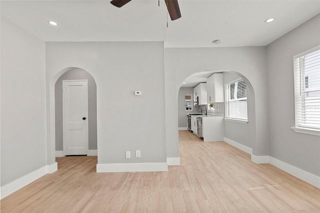 1906 W GRAY STREET, Tampa, FL 33606