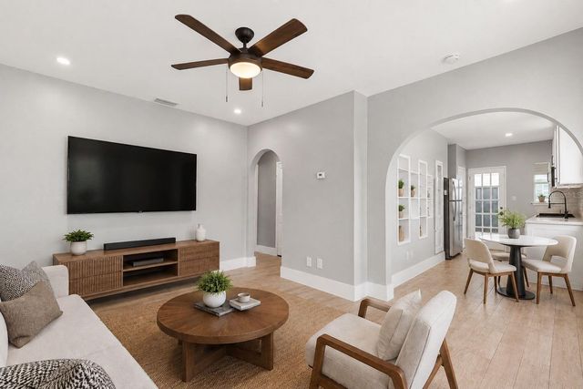 1906 W GRAY STREET, Tampa, FL 33606