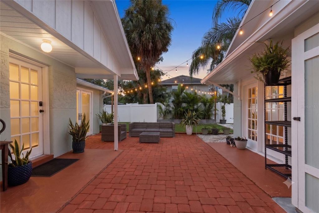 1906 W GRAY STREET, Tampa, FL 33606