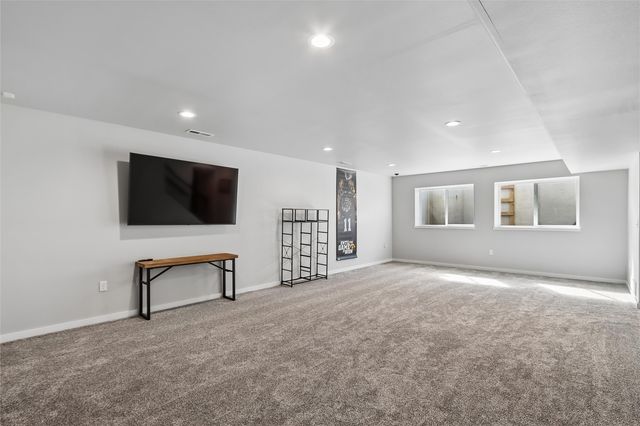 980 Aiden Street, Iowa City, IA 52245