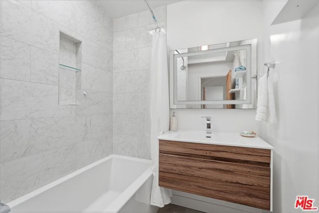 3600 Pine Avenue, Manhattan Beach, CA 90266