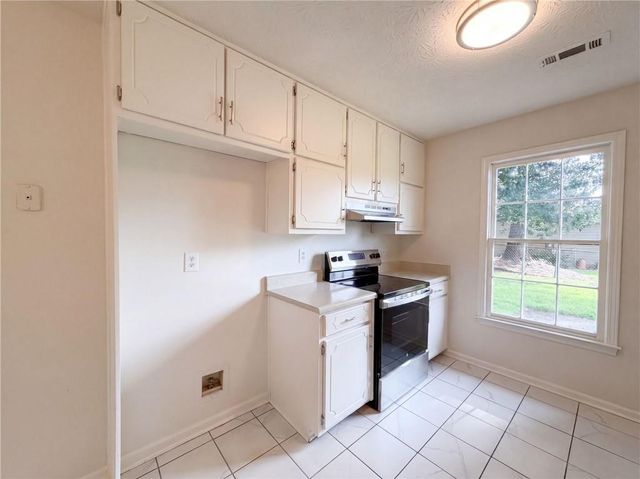 6120 Dorchester Drive, Rex, GA 30273