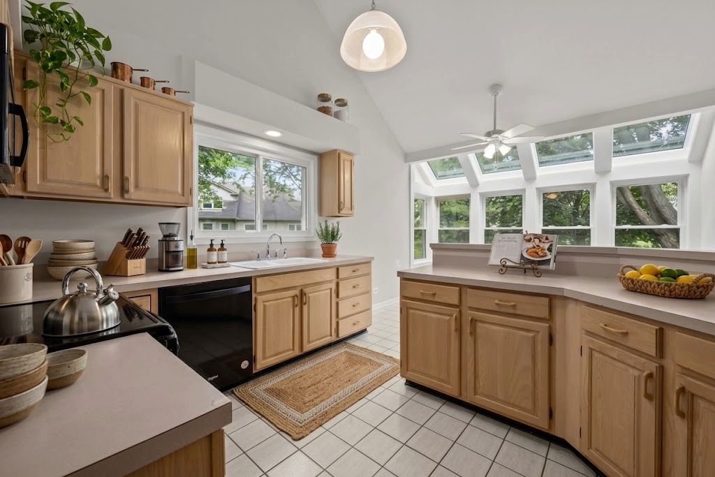 352 Satinwood Court N, Buffalo Grove, IL 60089 — photo 4