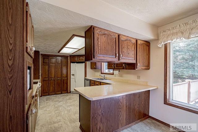 5915 W 65th S, Idaho Falls, ID 83402