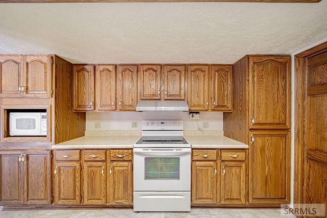5915 W 65th S, Idaho Falls, ID 83402