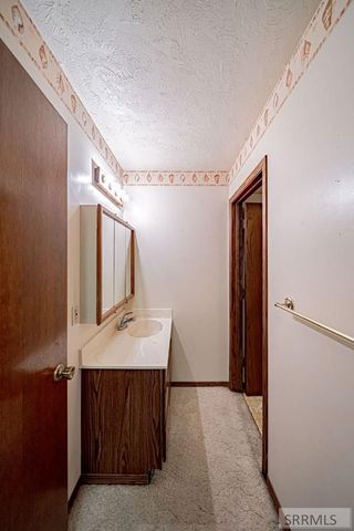 5915 W 65th S, Idaho Falls, ID 83402
