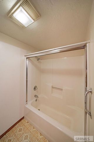 5915 W 65th S, Idaho Falls, ID 83402