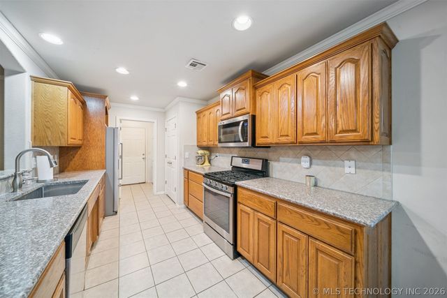 9905 N 103rd East Avenue, Owasso, OK 74055