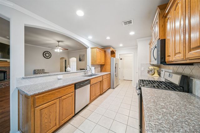 9905 N 103rd East Avenue, Owasso, OK 74055