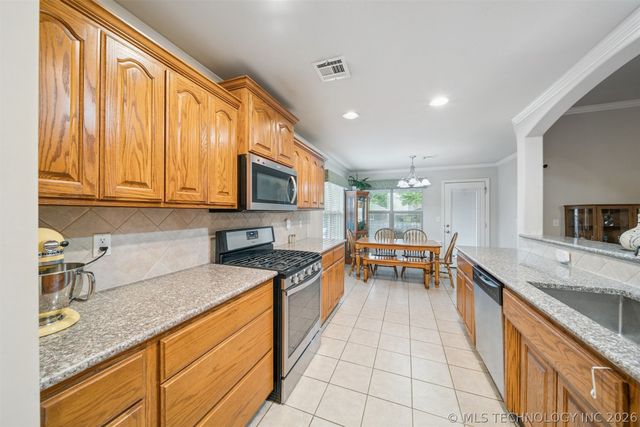 9905 N 103rd East Avenue, Owasso, OK 74055