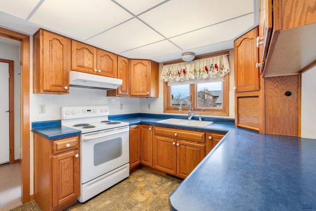 4021 OAKMONT CT, Rapid City, SD 57702