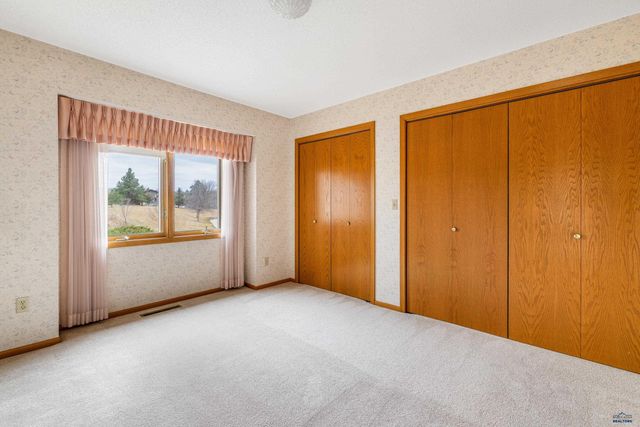 4021 OAKMONT CT, Rapid City, SD 57702