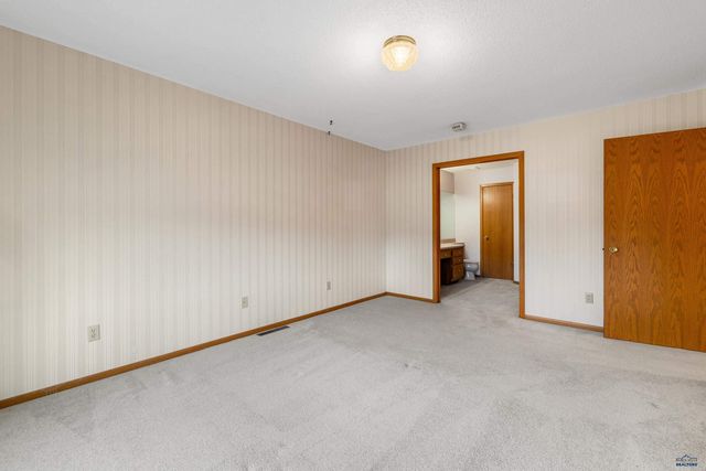 4021 OAKMONT CT, Rapid City, SD 57702