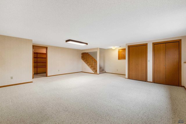 4021 OAKMONT CT, Rapid City, SD 57702