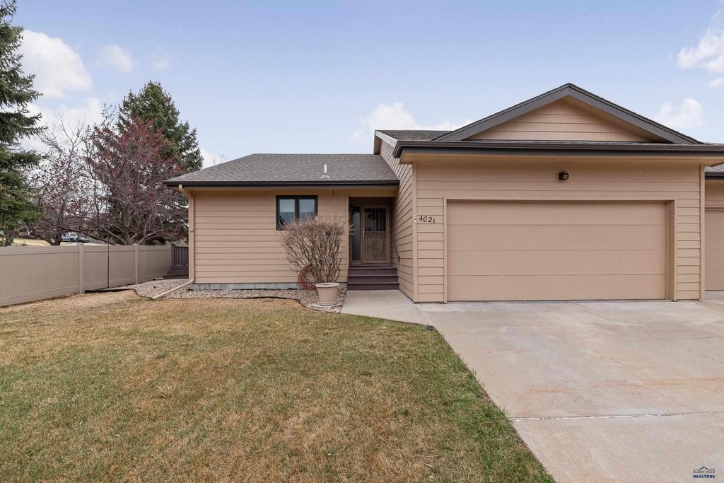 4021 OAKMONT CT, Rapid City, SD 57702